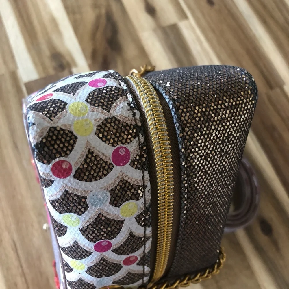 Betsey Johnson Kitsch gingerbread house Christmas Crossbody Bag new without tag - Picture 4 of 10